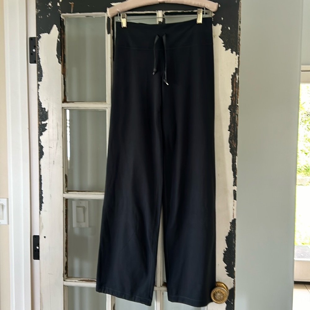 Under armour charcoal grey yoga pants